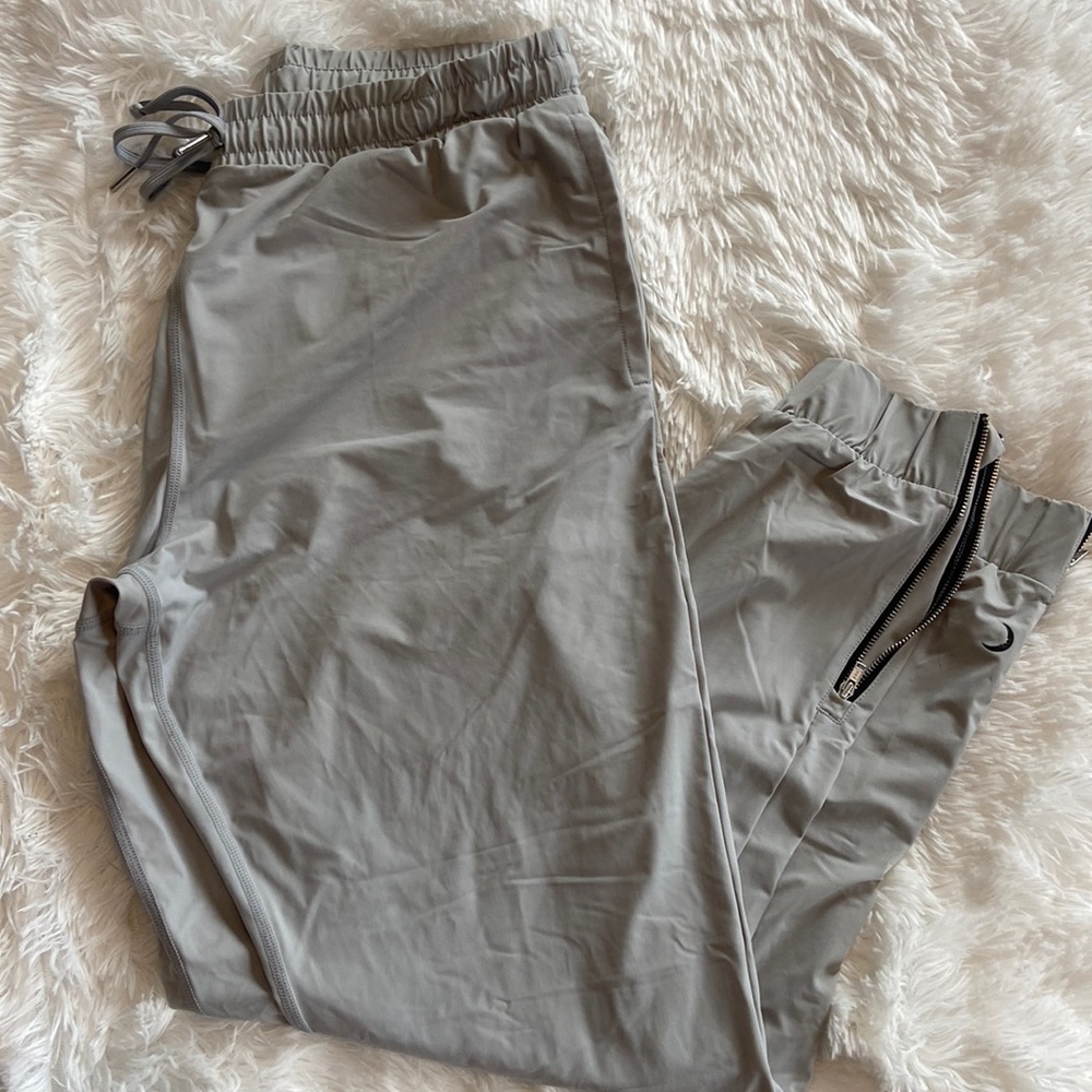 Zyia everywhere joggers